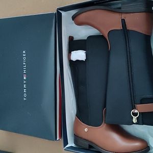 Tommy Hilfiger girls boots, size 2, Chestnut/Black color